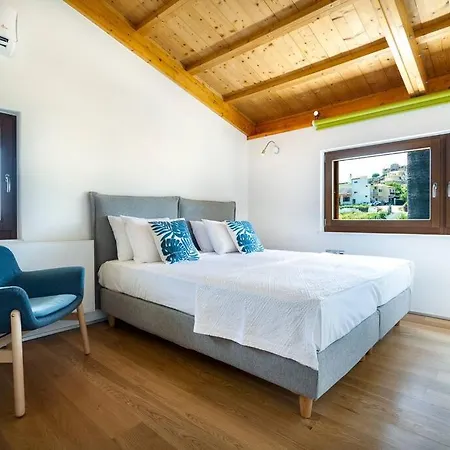 Margarita With Private Tennis Court And Pool Villa *