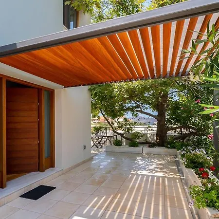 Villa Margarita With Private Tennis Court And Pool Agia Marina (Crete)